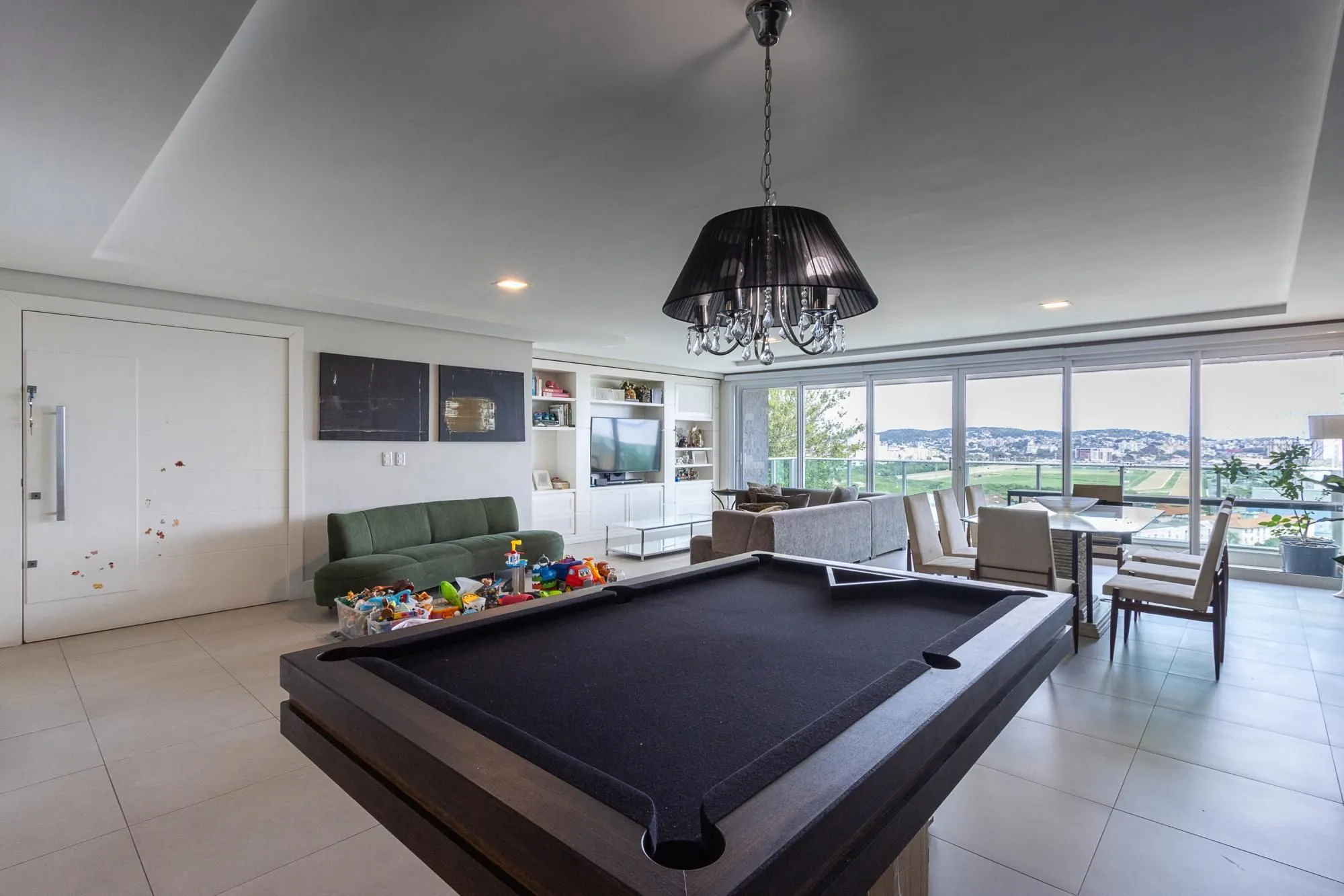 Imagem Apartamento à venda, com 3 dorm, 2 suítes, 2 vagas - bairro Cristal