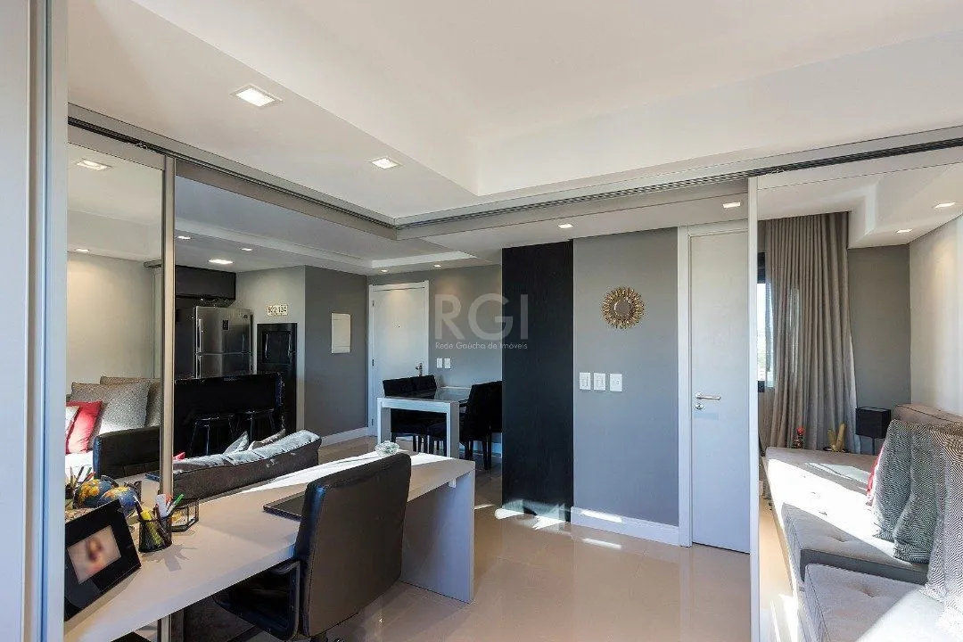 Imagem Apartamento | 2 Dormitórios | 1 Suíte | 1 Vaga | Bairro Cristal | Porteira Fechada