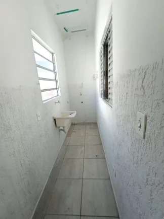 Imagem Oportunidade única! Casa com 2 quartos, totalmente reformada, em bairro nobre, perto de tudo que você precisa. Não perca essa chance! á venda na Imobiliaria Consulte Imoveis.