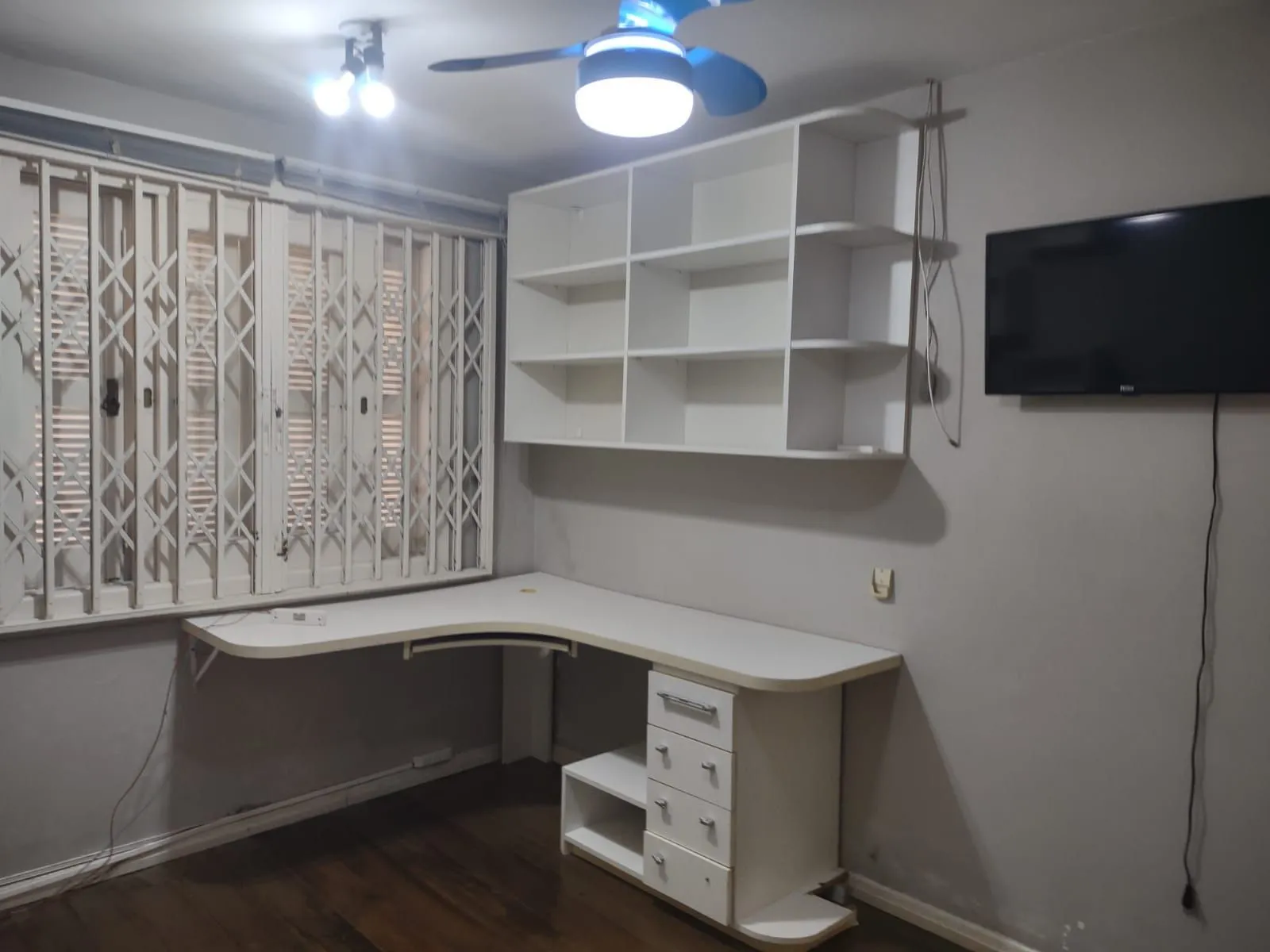 Imagem Casa 3 quantos com suíte, espaço gourmet, na Tristeza.