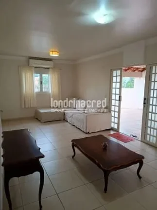 Imagem Casa à Venda em Cambé com 3 Quartos, Terreno de 300 m², 145 m² de Área Construída e 2 Vagas de Garagem