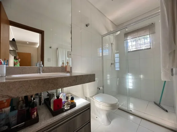 Imagem Sobrado Reformado e Decorado em Condomínio Exclusivo - Com mobília