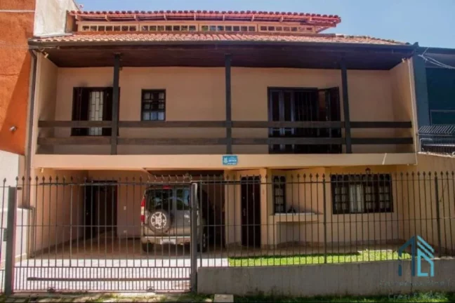 Imagem Sobrado 04 suítes, 04 vagas, em ótima localização no Bom Retiro Curitiba PR