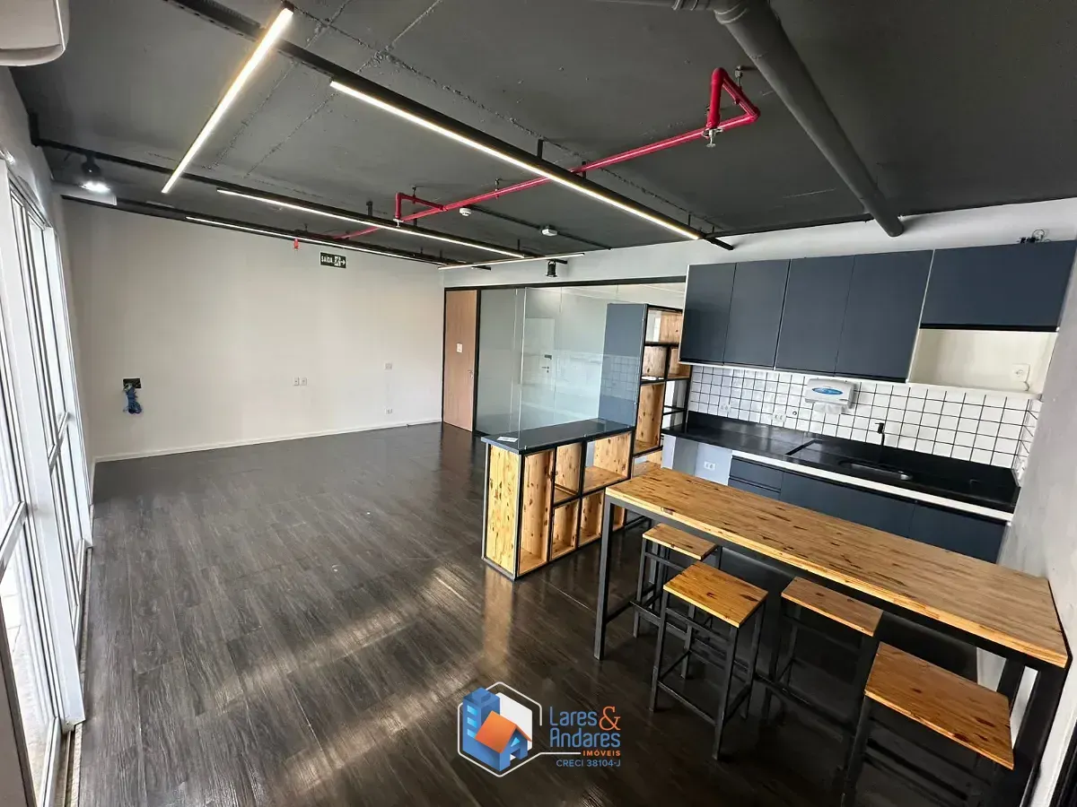 Imagem Conjunto comercial para venda em Água Branca, 109m²