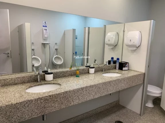 Imagem Conjunto Comercial para locação de 335m² no Itaim Bibi mobiliado