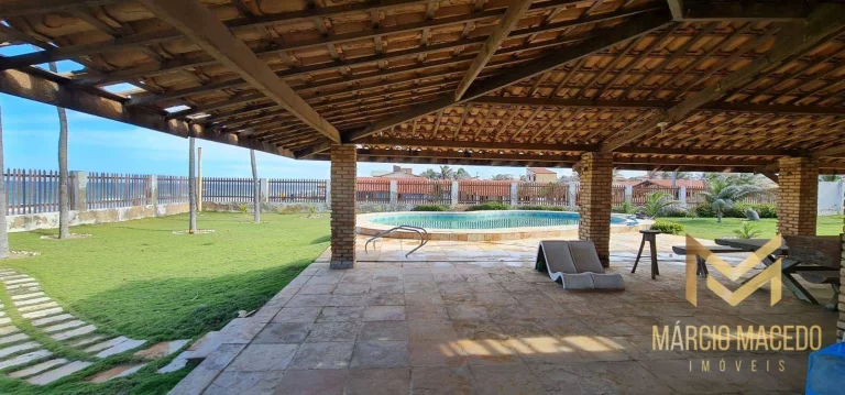 Imagem Casa pé na areia com 6 suítes à venda, 394 m² por R$ 3.000.000 - Morro Branco - Beberibe/CE