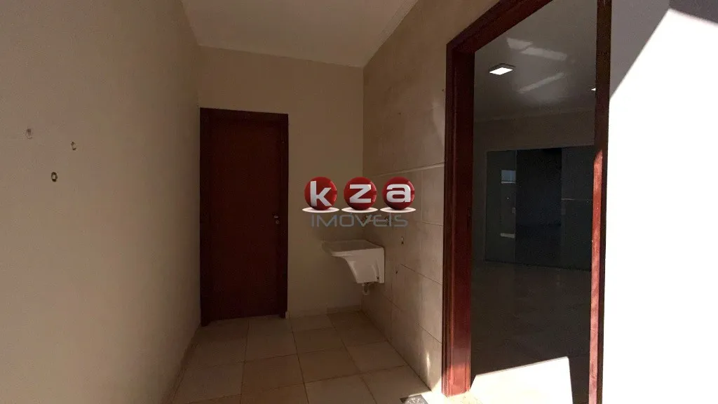 Imagem Casa térrea em Condomínio Residencial Maria Regina, Valinhos-SP: 3 quartos, 1 suite, 2 salas, 3 banheiros, 2 vagas, 222m².
