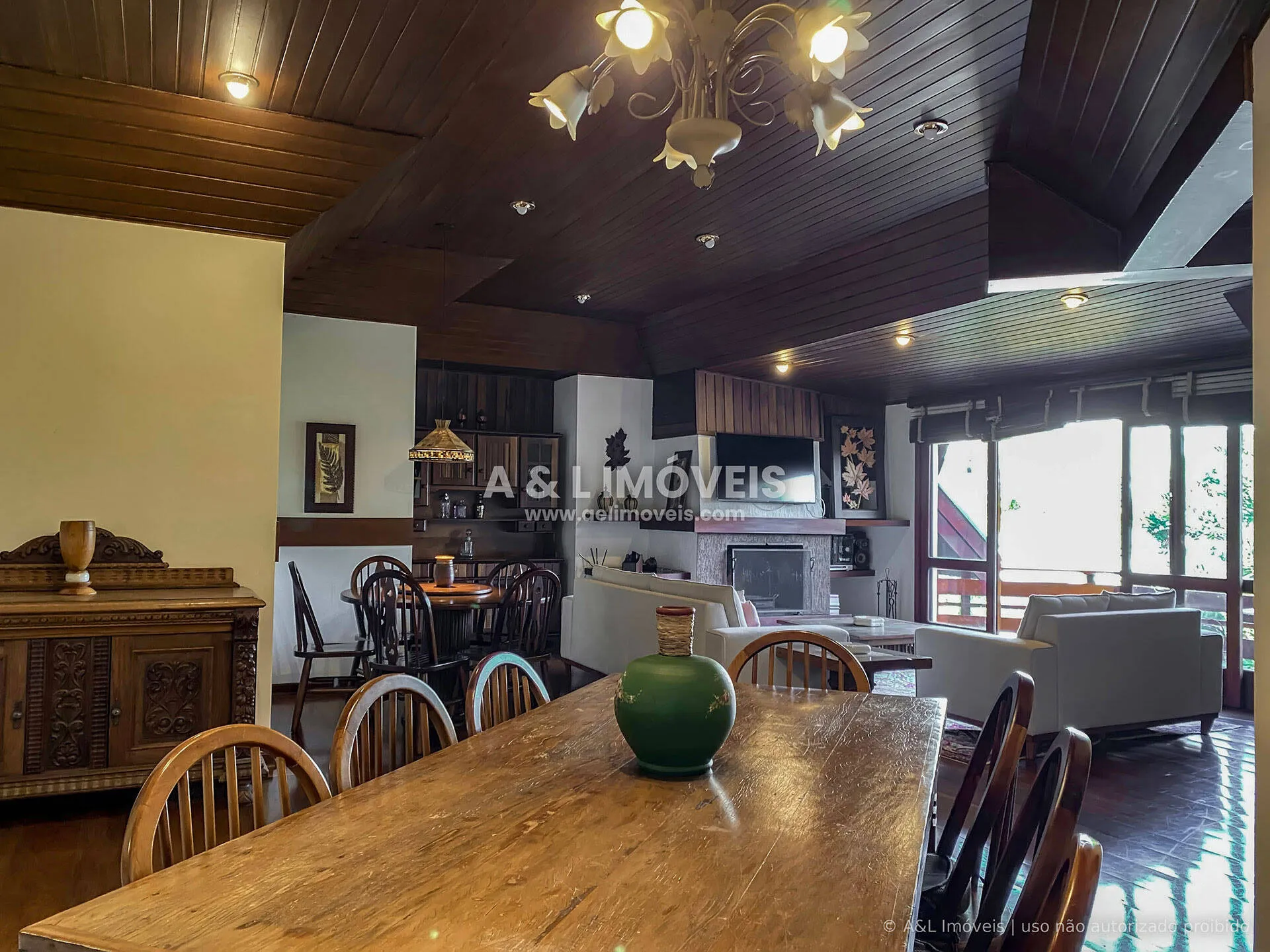 Imagem Apartamento Campos do Jordão - Lareira, Varanda e Porteira Fechada