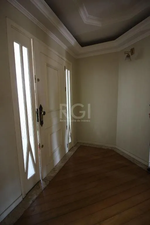 Imagem Casa para comprar com 4 dormitórios, 330m² - Chácara das Pedras - Porto Alegre