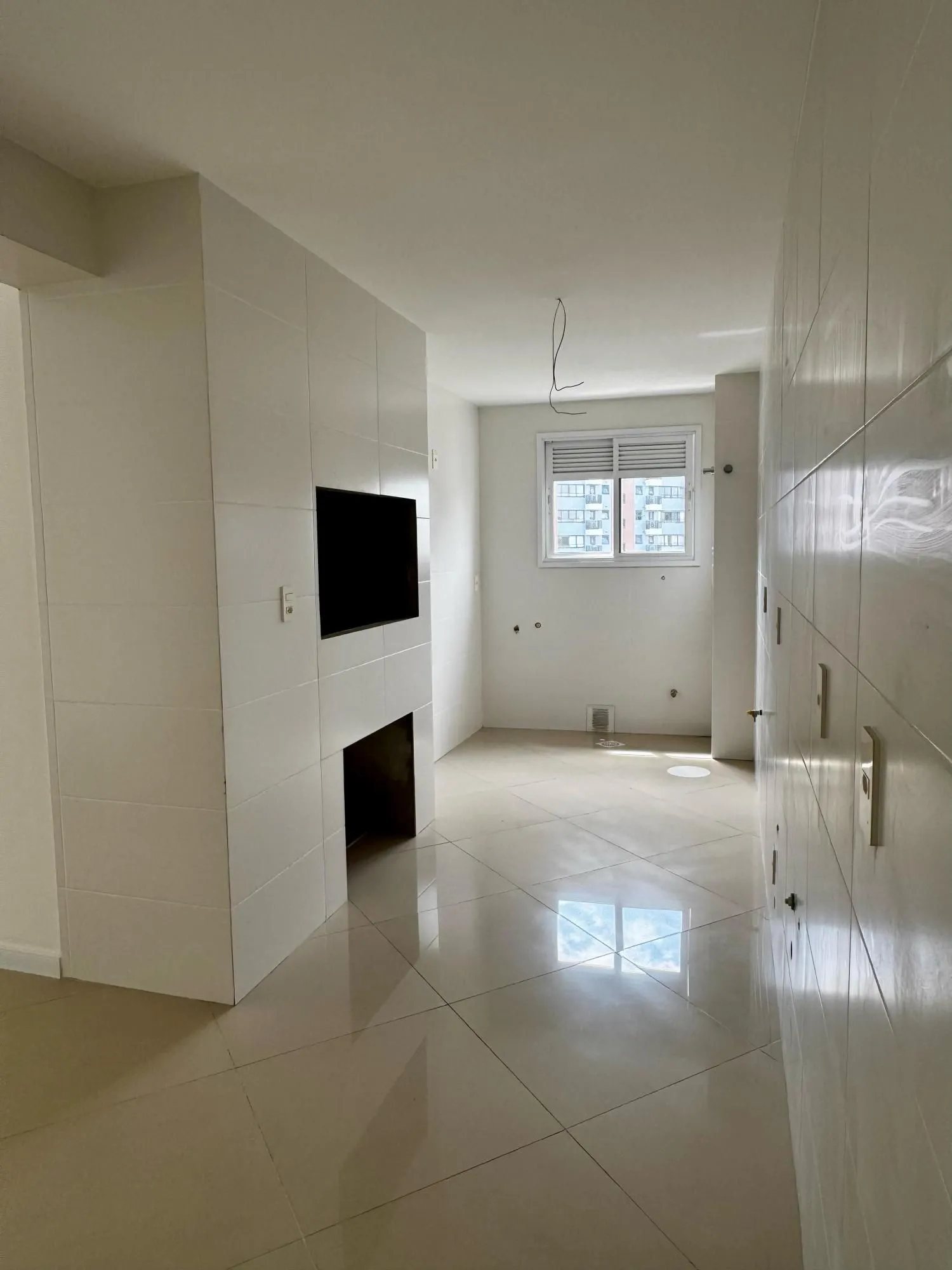 Imagem EXCELENTE APARTAMENTO NOVO Á VENDA - Passo da Areia | Porto Alegre