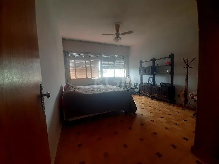 Imagem Casa para Venda - 243m², 3 dormitórios, 5 vagas - Medianeira