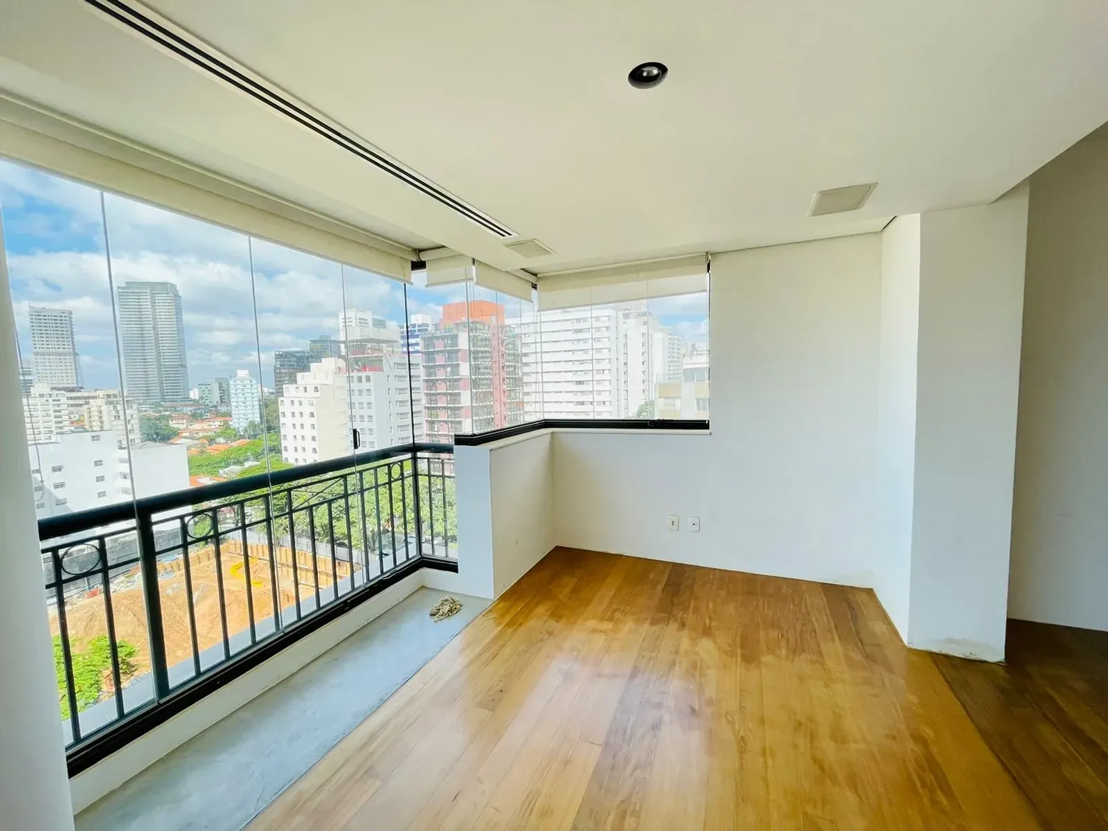 Imagem Apartamento com 3 Quartos à Venda ou Locação, 215 m² em Sumaré - São Paulo
