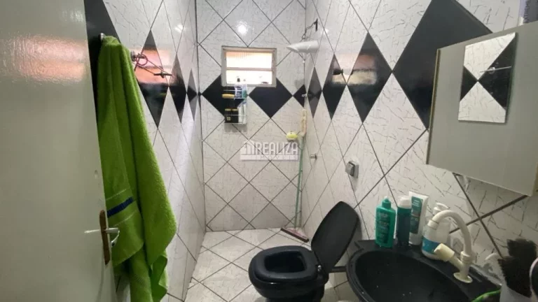 Imagem Casa à venda no Jardim Maracanã, Uberaba: 2 dormitórios, 3 garagens!