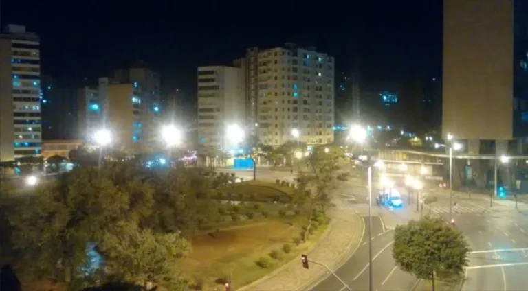 Imagem Apartamento Reformado em Excelente Localização Próximo à Praça Raul Soares