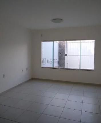 Imagem Sobrado triplex com 3 suítes no Ariribá