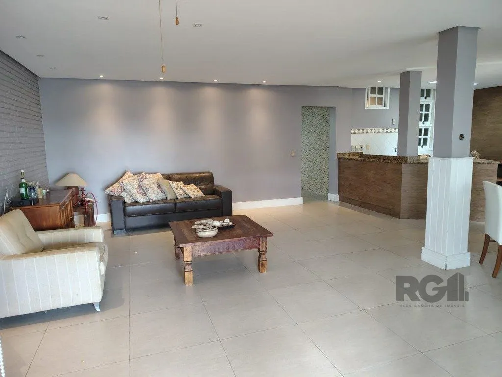 Imagem Casa sobrado com 300m² na Vila Nova de 3 dormitórios e 4 vagas