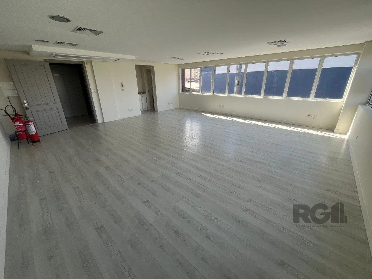 Imagem Conjunto/Sala para Venda - 57,79m², 0 dormitórios, 1 vaga - Centro Histórico