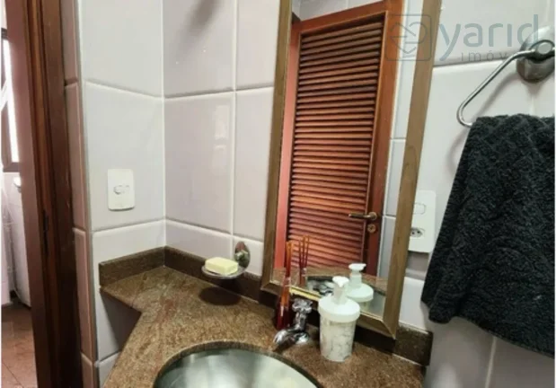 Imagem Apartamento de Luxo à Venda no Edifício Mirante do Vale-SP: 3 Quartos, 1 Suíte, 2 Banheiros, 2 Vagas de Garagem, 157m²