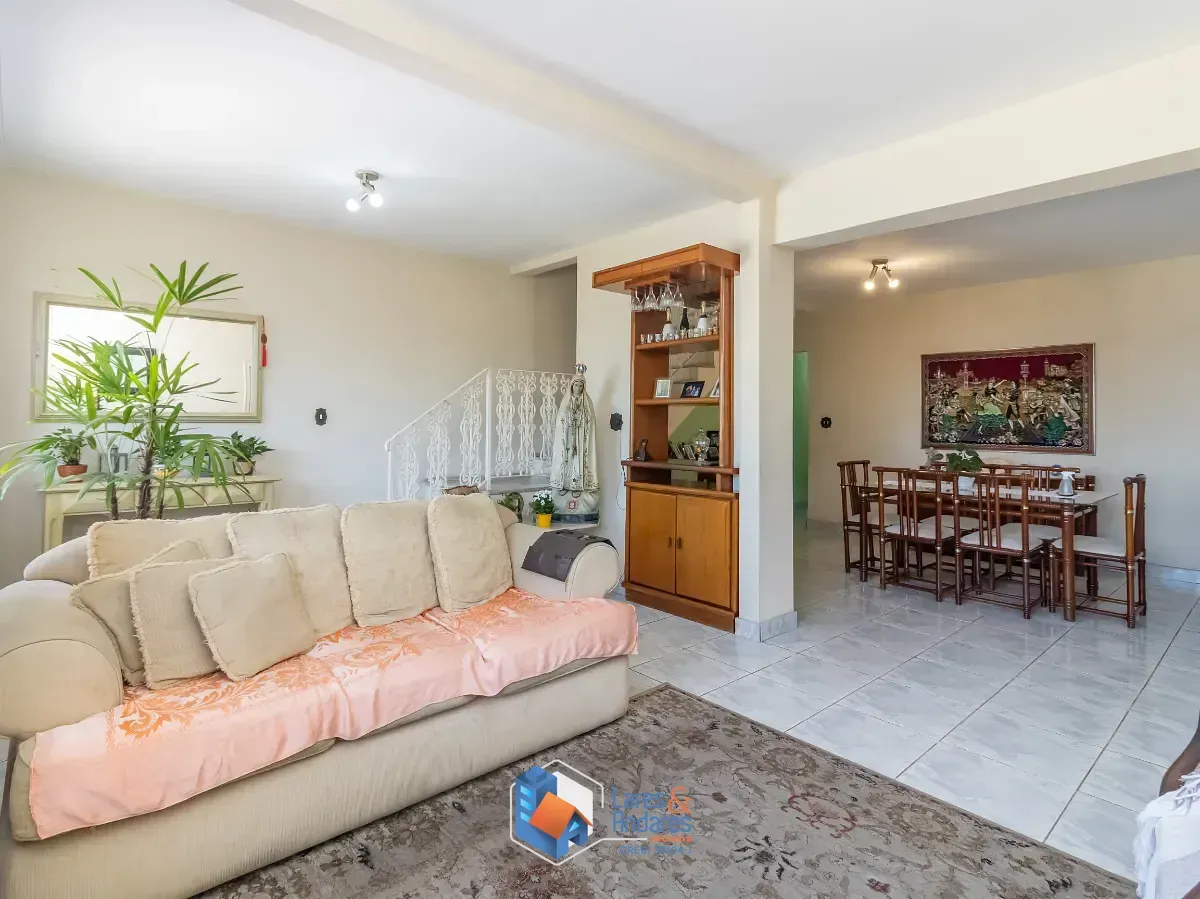 Imagem Sobrado para venda em Vila Paiva com 4 quartos, sendo 3 suítes, 210m²