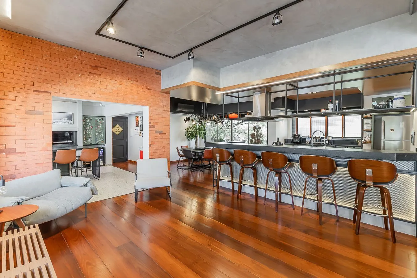 Imagem Apartamento 3 dormitórios, 3 vagas e 259 m² no bairro Auxiliadora.
