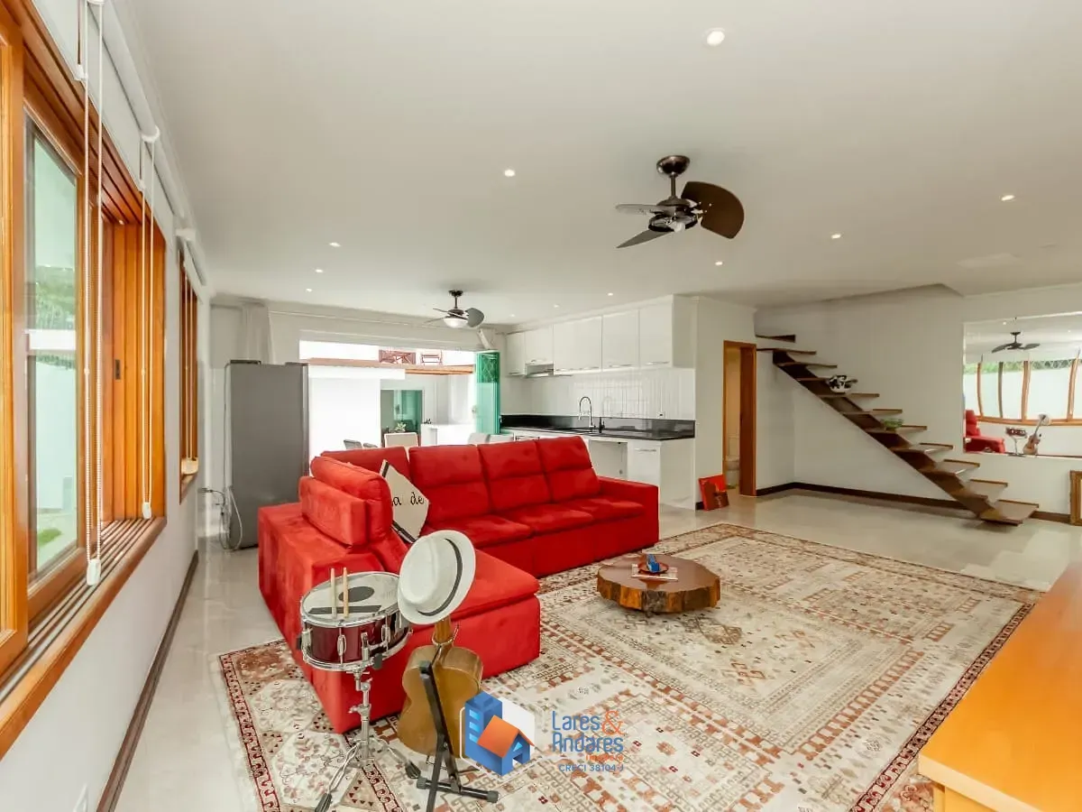 Imagem Sobrado para venda em Jardim Sertãozinho com 3 quartos, sendo 1 suíte, 247m²