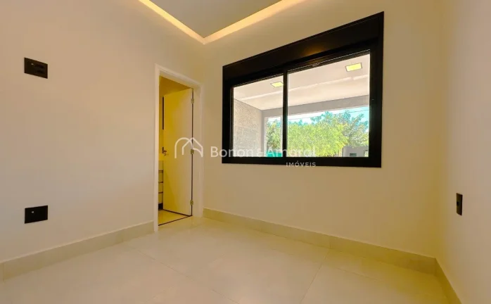 Imagem Maravilhosa casa térrea, acabamento de primeira, com 3 quartos sendo 3 suítes e a master com close...