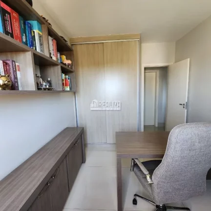 Imagem Encantador apartamento de 3 dormitórios no bairro Santa Maria, Uberaba
