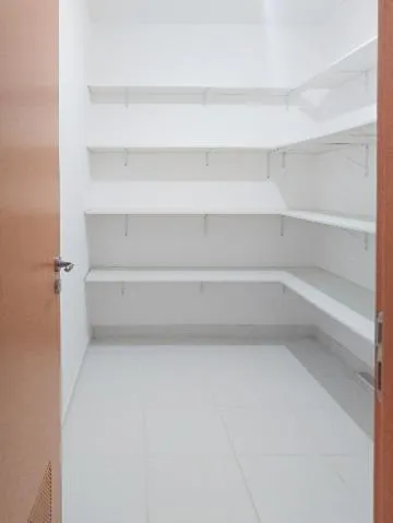 Imagem VENDA DE APARTAMENTO NO CONDOMÍNIO HORIZONTES, EM ARUJÁ/SP, 193m² com 03 suítes, suíte master, sala ampla com varanda gourmet e 04 vagas. CONSULTE-NOS