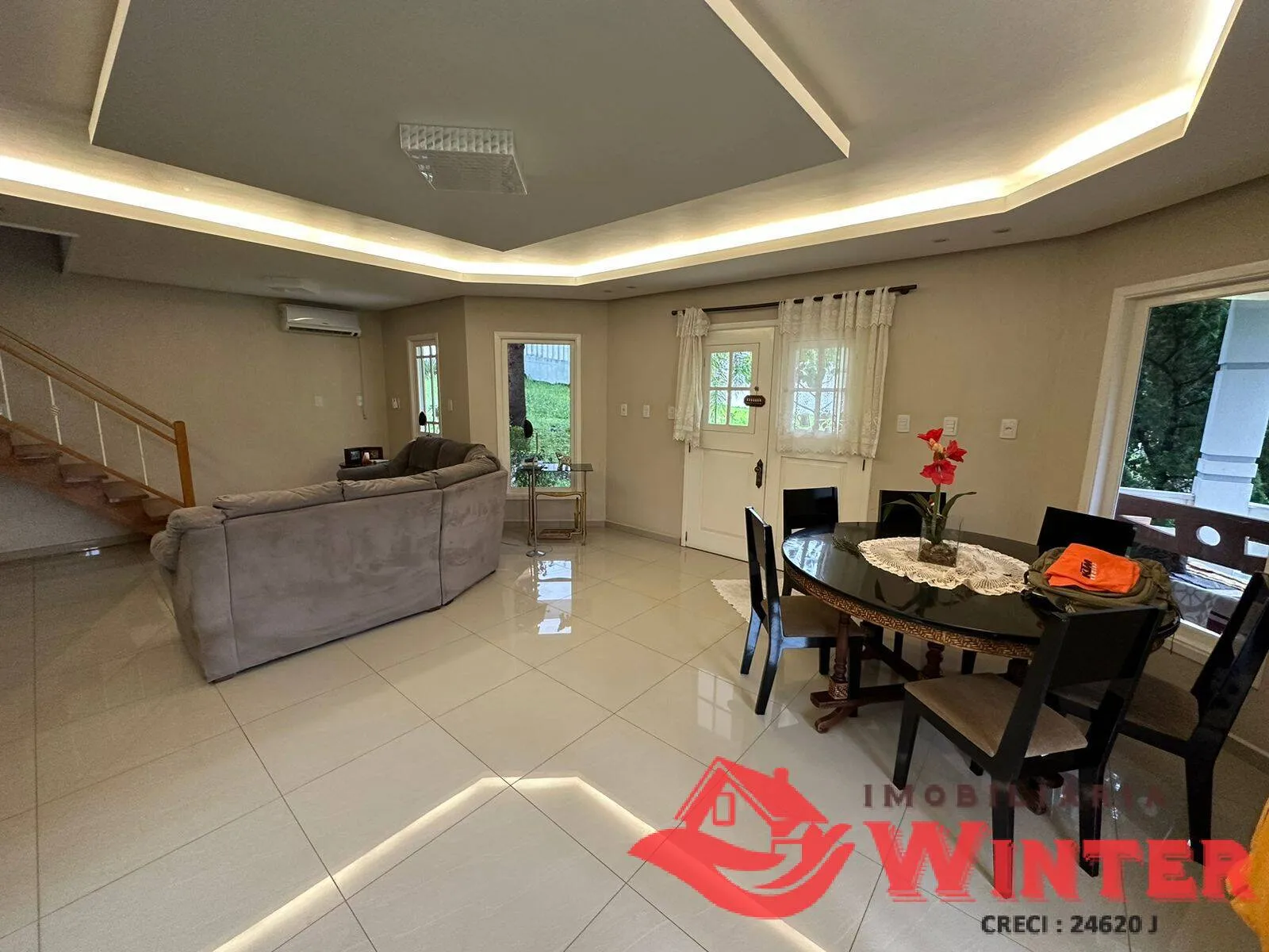 Imagem Casa com 220m2 no São Roque, Feliz.