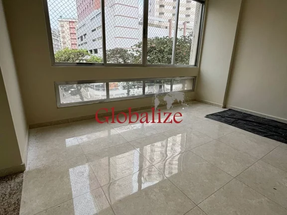 Imagem Apartamento à venda com 300m², 4 qurtos, 1 suíte, dependência, vista mar por R$1.320.000,00 no Gonzaga em Santos