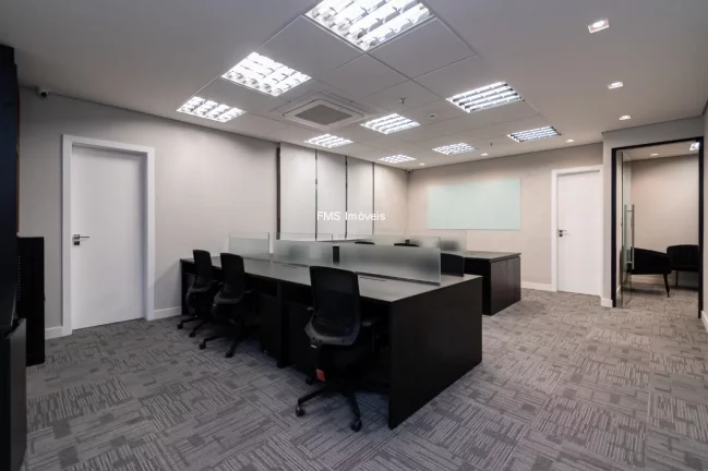 Imagem Conjunto mobiliado com 120m2 na Vila Olímpia.