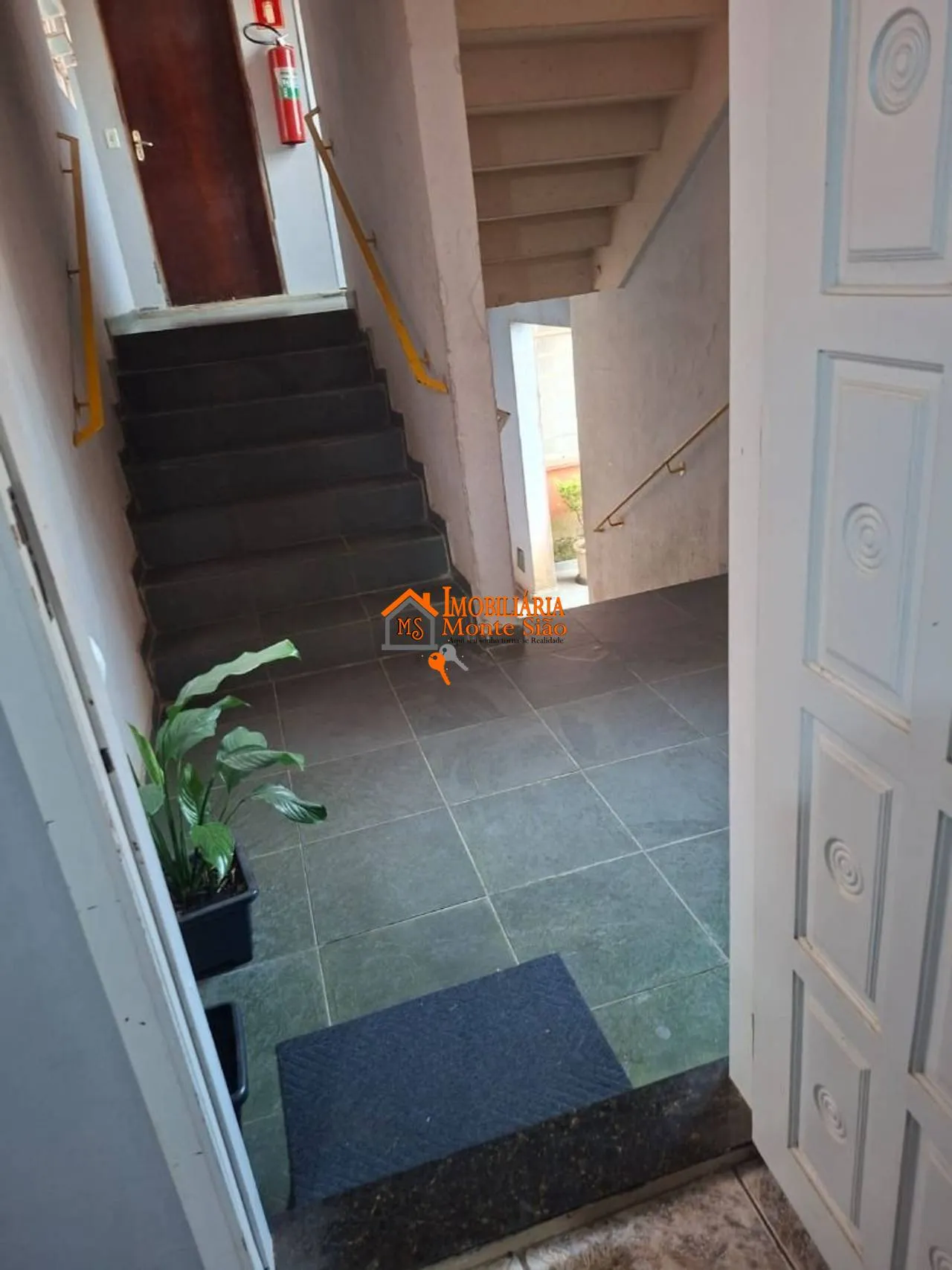 Imagem Apartamento com 2 dormitórios à venda, 42 m² por R$ 170.000,00 - Vila Carmela I - Guarulhos/SP