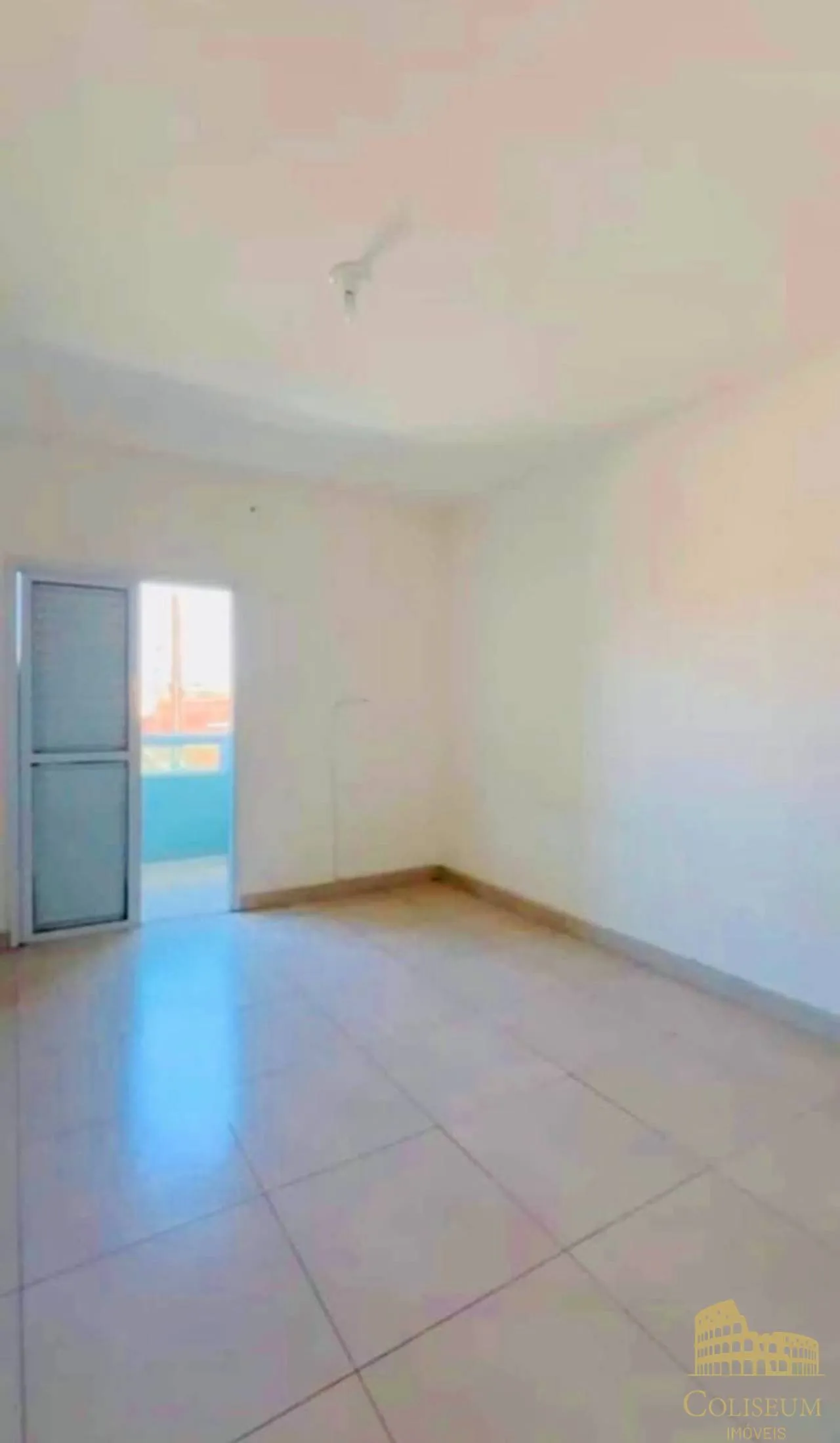 Imagem OPORTUNIDADE - Sobrado 2 dorm c/ sacada, 2 Vgas - Jd Samambaia