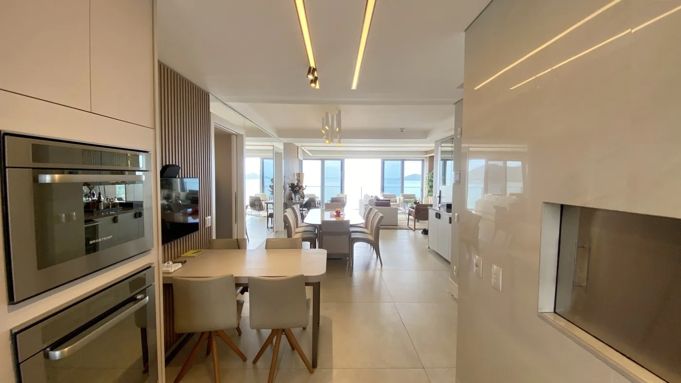 Imagem Apartamento Frente Mar para Venda em Balneário Camboriú, CENTRO, 4 dormitórios, 4 suítes, 5 banheiros, 4 vagas