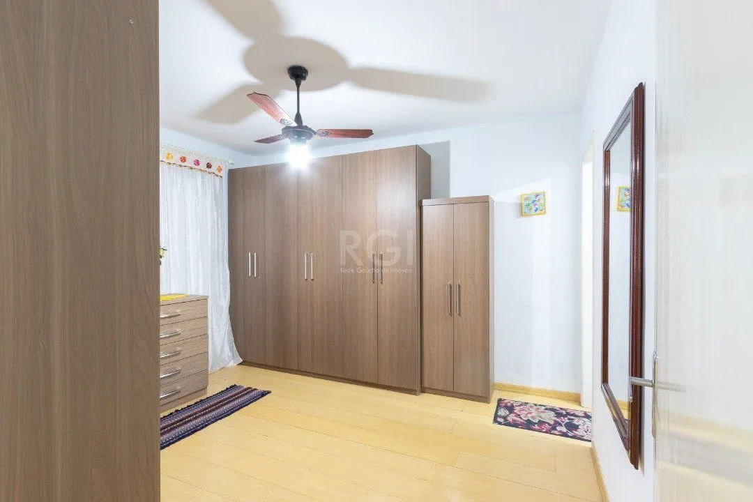 Imagem Casa para Venda - 160m², 3 dormitórios, sendo 2 suites, 3 vagas - Cristal