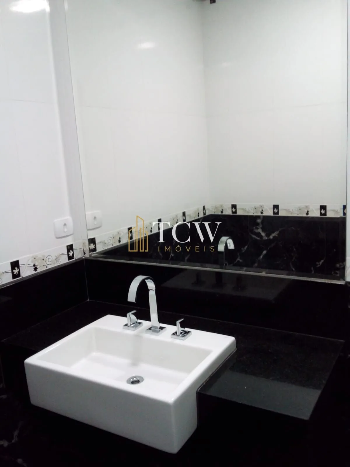 Imagem Sala Comercial para Locação na Liberdade | 43 m² | Mobiliada | 1 Vaga | São Paulo/SP