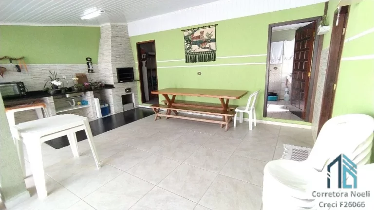 Imagem (PERMUTA) Casa a venda c/ático, ótima localização, 06 quartos c/suíte 8 vagas no Hauer em Curitiba PR
