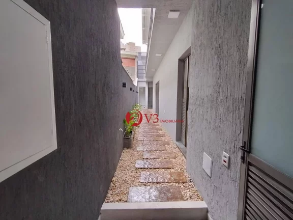 Imagem Sobrado a venda na Vila Ema 3 Dormitórios sendo 3 Suítes, 2 Vagas, 180 m