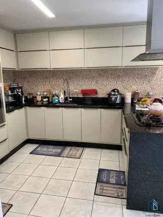 Imagem Sobrado a venda 03 quartos c/2 suítes no Xaxim em Curitiba PR