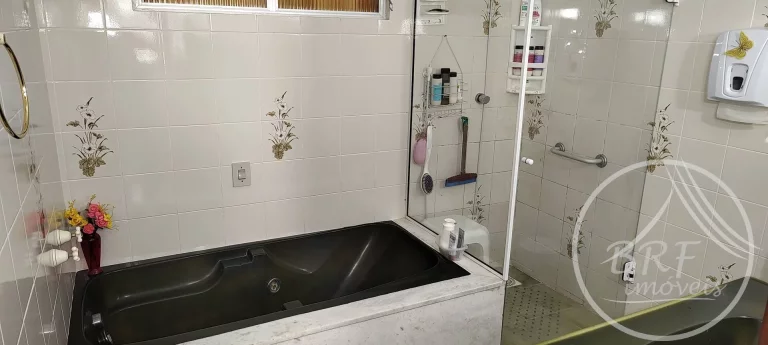Imagem Vendo Casa Plana em Barreiros São José SC três dormitórios suíte, piscina.