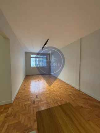 Imagem Imóvel de alto padrão à venda em Pinheiros, São Paulo-SP: 3 quartos, 1 suíte, 2 salas, 1 banheiro, 1 vaga, 105m².