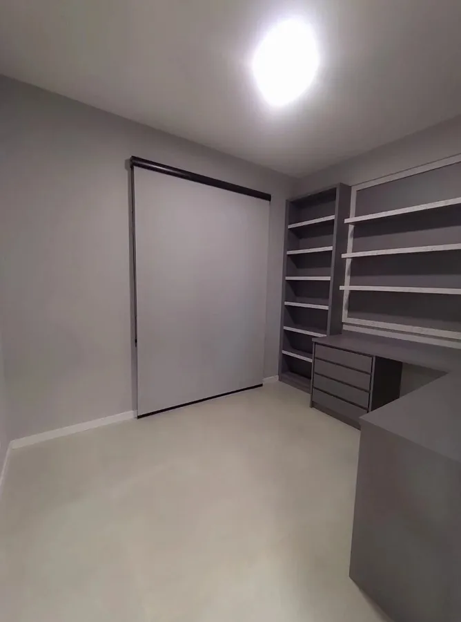 Imagem Sobrado em condominio com vista de frente pra a pedra grande