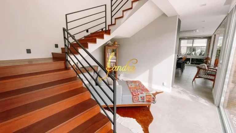 Imagem Casa térrea com 3 suítes e beira de lago com piscina