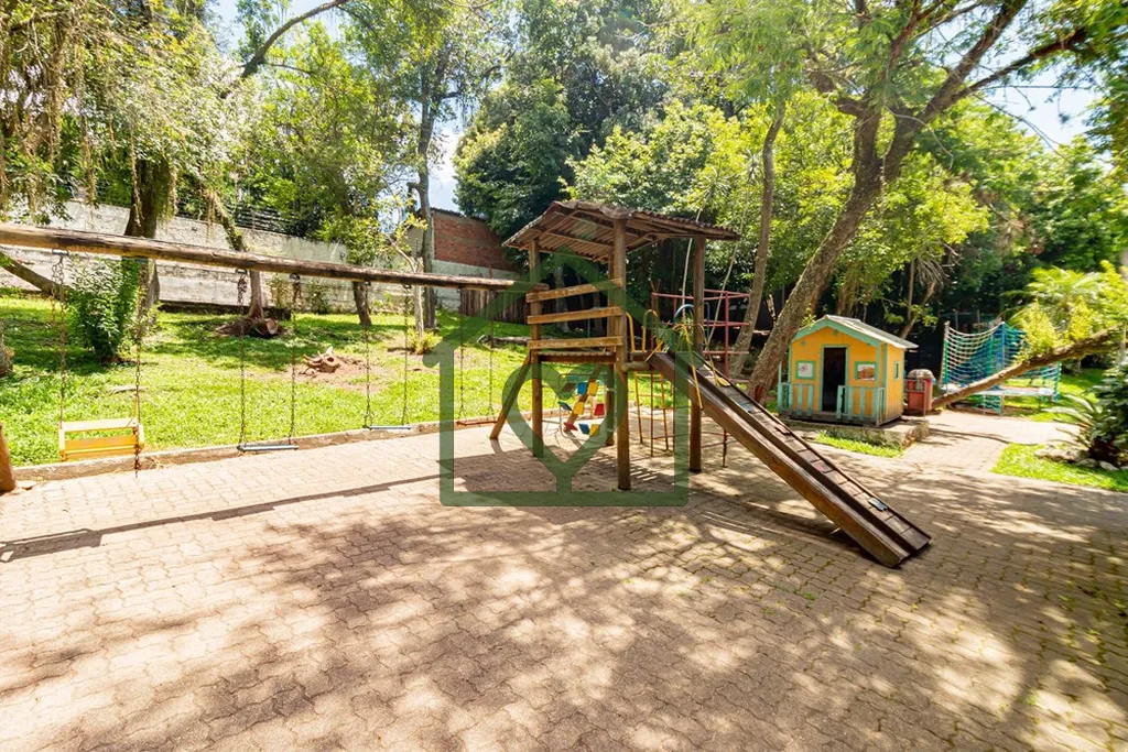 Imagem Casa em condomínio fechado, mobiliada, com 4 dormitórios e 4 vagas de garagem. 

Casa com 198m² e...