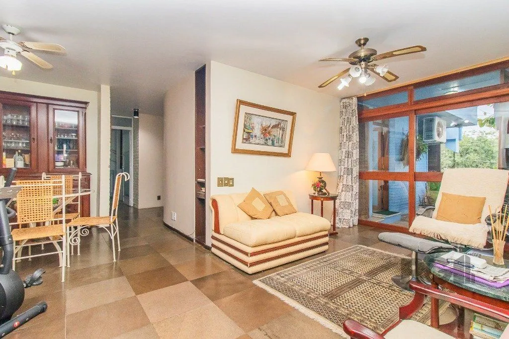Imagem Casa para Venda - 400m², 3 dormitórios, sendo 1 suites, 4 vagas - Menino Deus