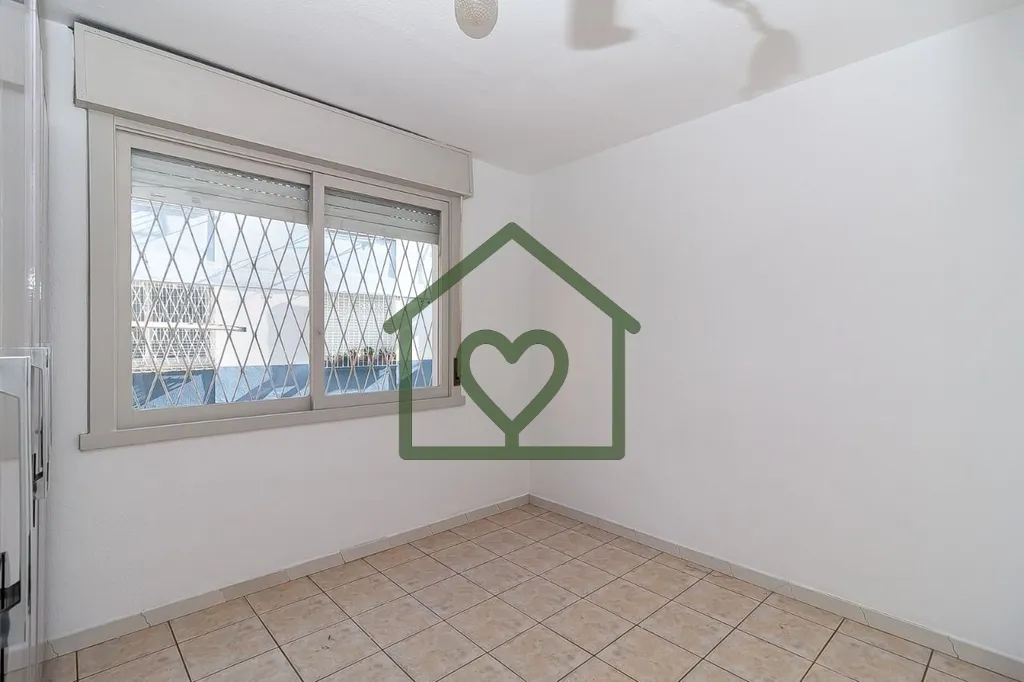 Imagem Lindo apartamento de 1 dormitório, semi mobiliado, na Rua Sapê, 308 - Passo D'Areia. 
 
Com 42 m²...