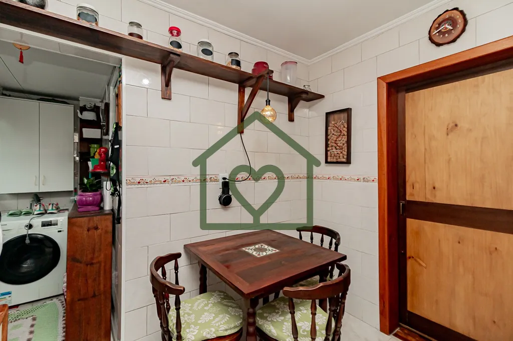 Imagem Heras vende excelente apartamento: 
 
- 3 dormitórios 
- Cozinha com copa 
- Área de serviço inde...