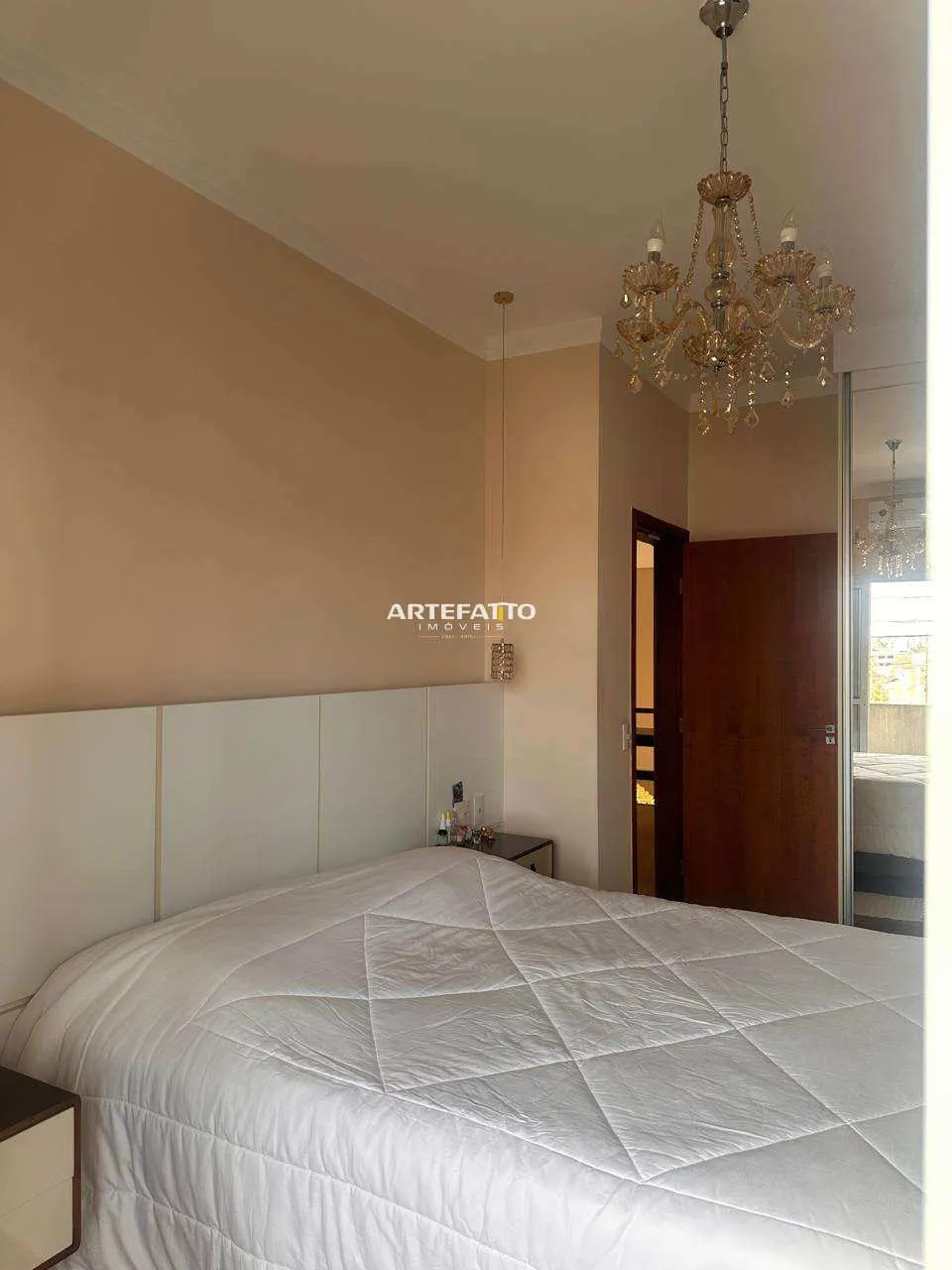 Imagem Sobrado à venda em Franca, Jardim Piratininga, com 3 quartos, 233m2