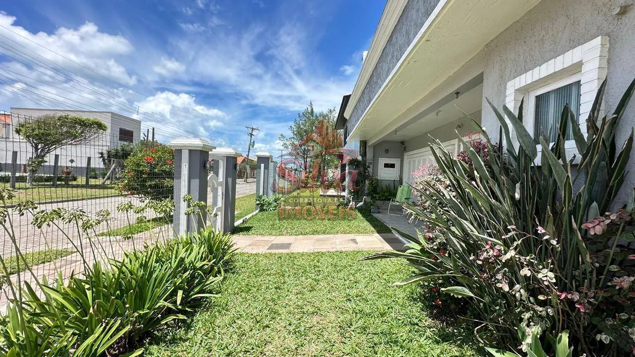 Imagem C33| Casa com piscina próxima do mar à venda em Imbé RS