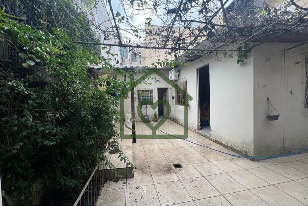 Imagem Descubra esta incrível oportunidade de adquirir sua nova casa em Porto Alegre, no charmoso bairro P...